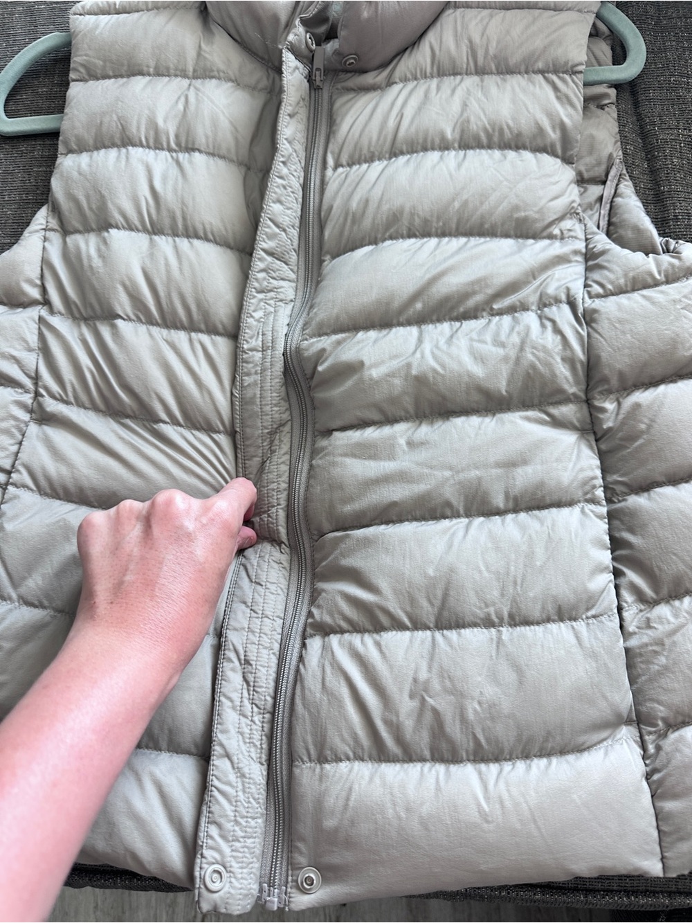 Uniqlo Women's Quilted Ultra Light Down Vest size S - Picture 13 of 15
